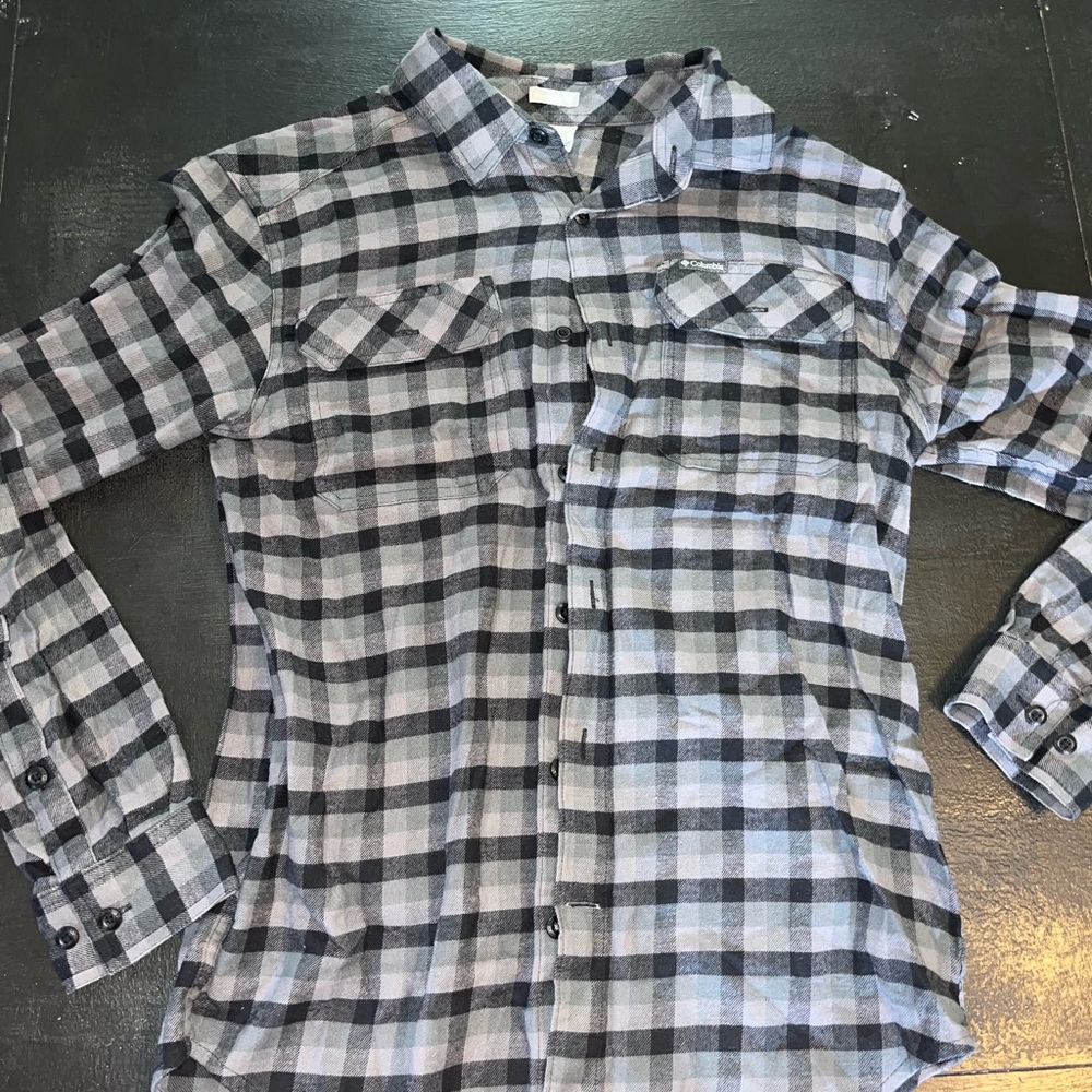 Columbia Black and Gray Casual Button Down Shirt